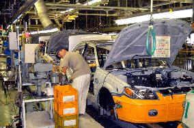 Mazda shuts 1 of 3 Hiroshima car plants